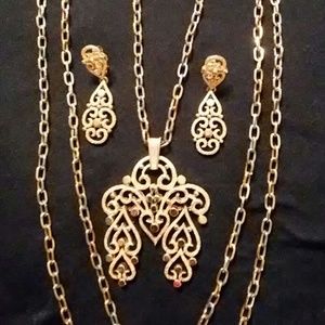 Vintage Trifari 3 Strand Necklace Set w/Earrings